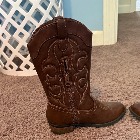 Cat & Jack Brown Kids Boots, 13 - Picture 6 of 6